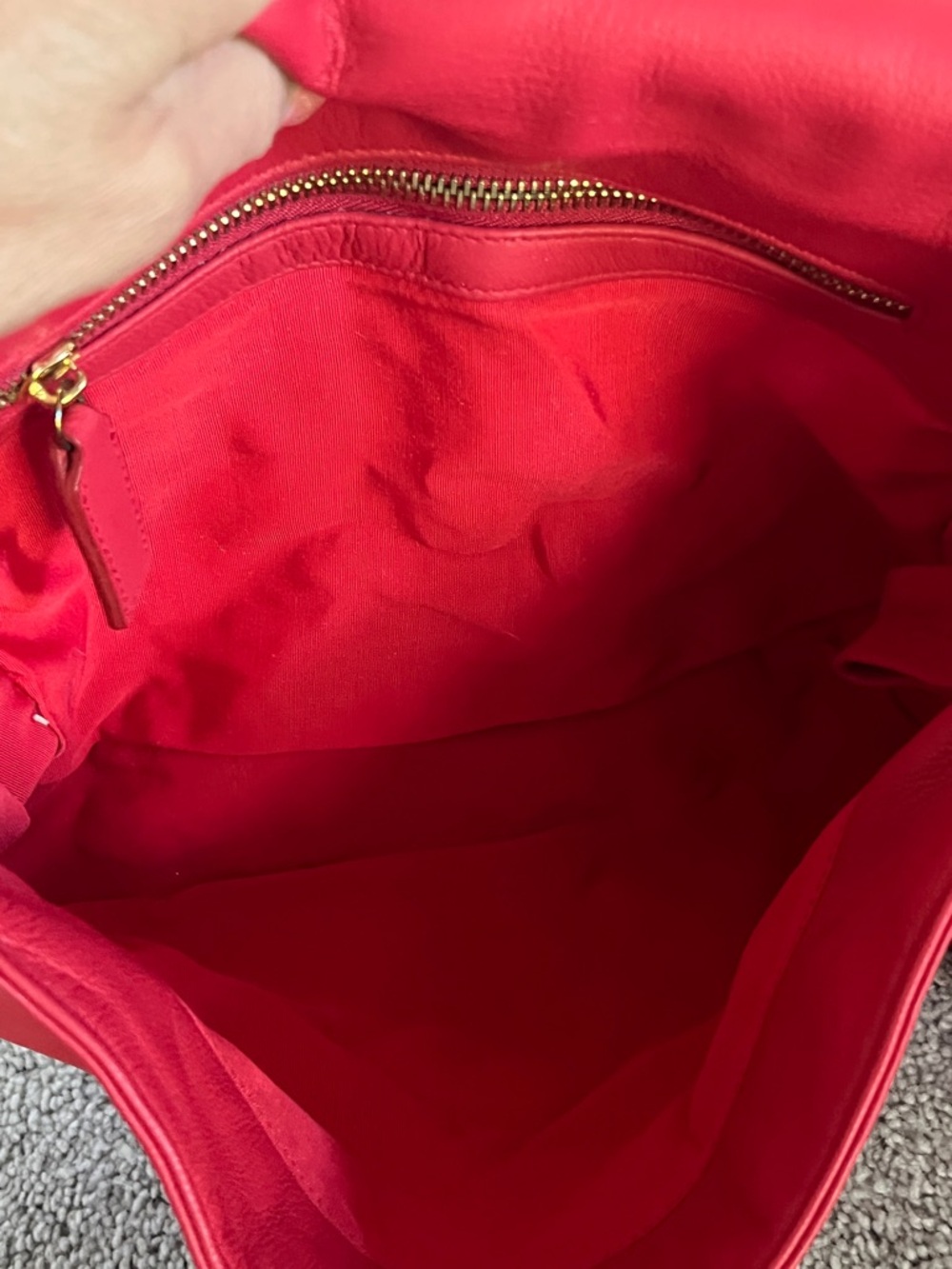 Sarah Jessica Parker SKP Red Leather crossbody Bag with Gold Hardware - Picture 5 of 9